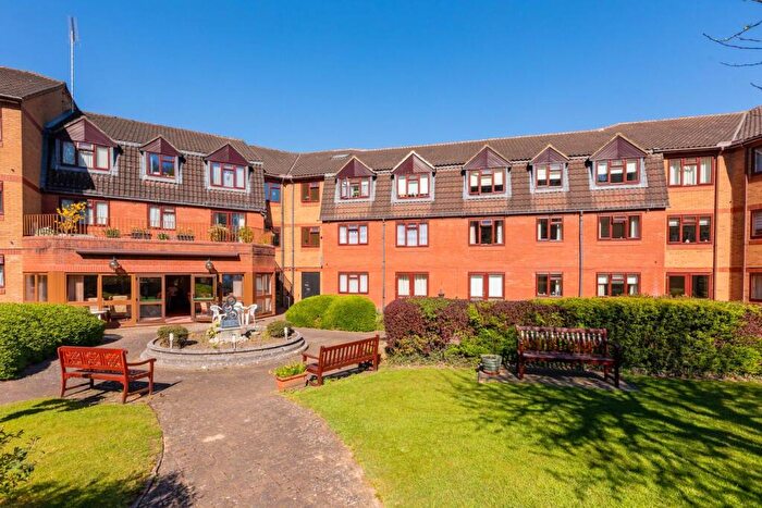 2 Bedroom Retirement Property For Sale In Crescent Dale Shoppenhangers Road, Maidenhead, SL6