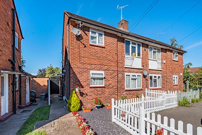 1 Bedroom Flat For Sale In Bartram Close, Hillingdon, Middlesex, UB8