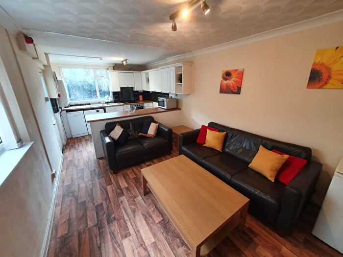 6 Bedroom House To Rent In Donald Street, Roath, Cardiff, CF24