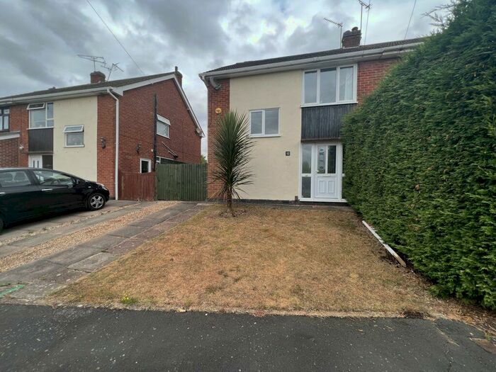 3 Bedroom Semi-Detached House To Rent In Kent Drive, Oadby, LE2