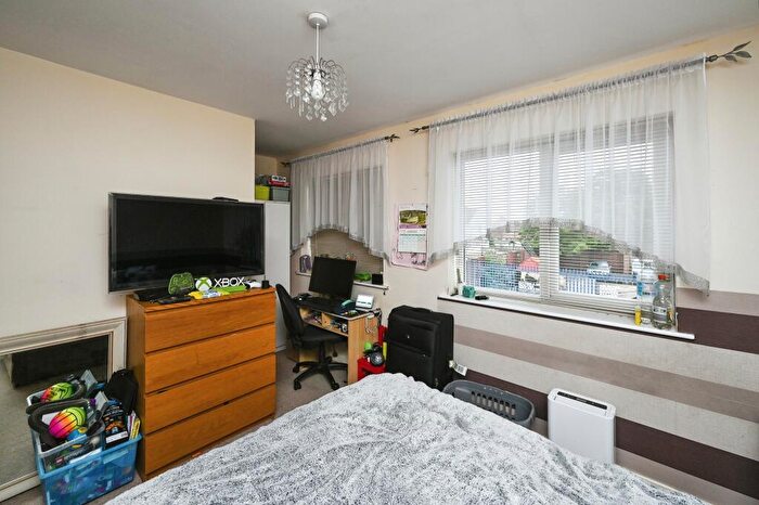 2 Bedroom Semi-Detached House For Sale In Oxford Street, Mansfield, Nottinghamshire, NG18