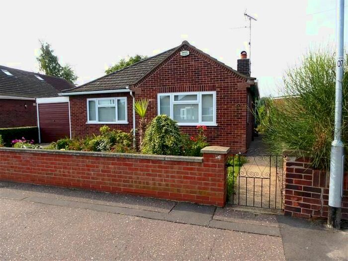 3 Bedroom Detached Bungalow To Rent In Wright Avenue, Stanground, Peterborough, PE2