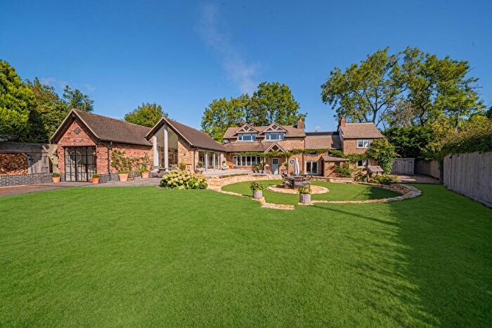 5 Bedroom Detached House For Sale In Bakers Lane, Knowle, B93