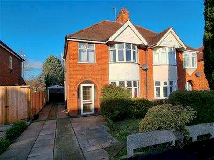 3 Bedroom Semi-Detached House To Rent In Cromwell Road, Southfields, Rugby, CV22