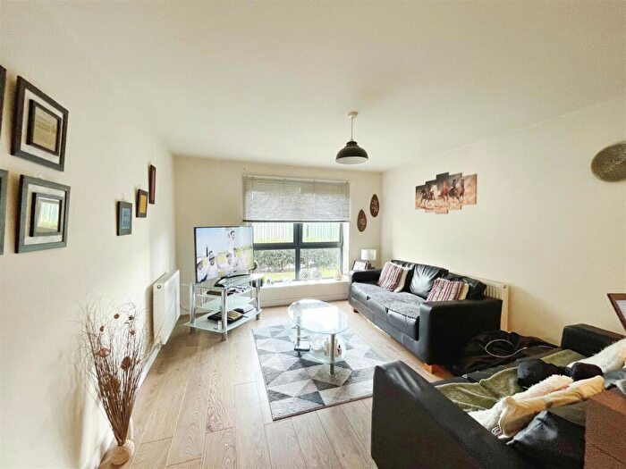 2 Bedroom Flat To Rent In Rectory Court, Mere Lane, Armthorpe, Doncaster, DN3