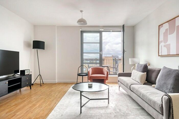 1 Bedroom Apartment To Rent In Commercial Road, London, E14