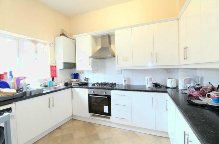 6 Bedroom Apartment To Rent In Surbiton Road, Kingston, KT1