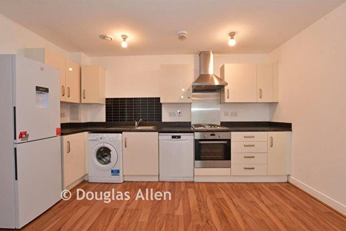 2 Bedroom Flat For Sale In Maxwell Road, Romford, Essex, RM7