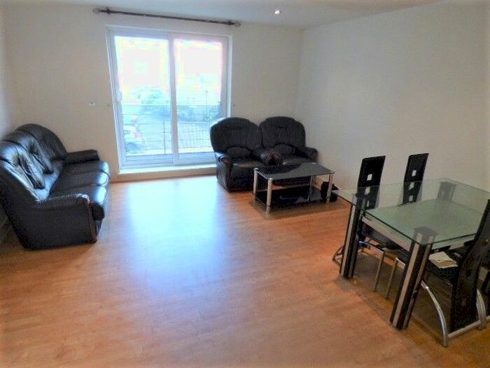 2 Bedroom Flat To Rent In Rosegate House, Hereford Road, Bow, E3