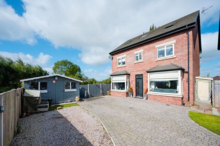 5 Bedroom Detached House For Sale In The Gravel, Mere Brow, PR4