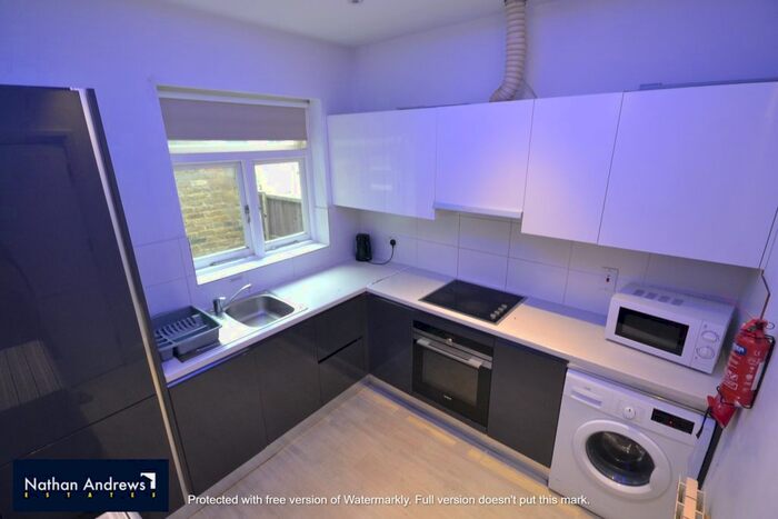 Studio To Rent In Delorme, Hammersmith, W6