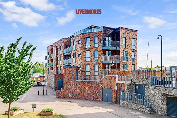 1 Bedroom Penthouse For Sale In Townhall Square, Crayford, Kent, DA1