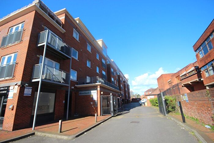 3 Bedroom Flat To Rent In River Bank Point, Uxbridge, UB8