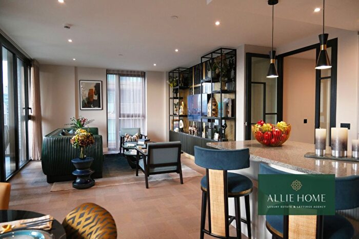 3 Bedroom Flat For Sale In Vaughan Way, London, E1W