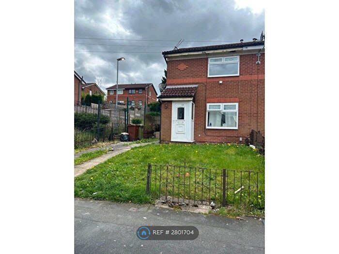 2 Bedroom Semi-Detached House To Rent In Lee St, Oldham, OL8