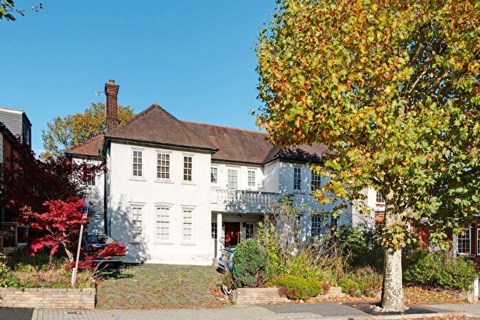 5 Bedroom Detached House For Sale In Beechwood Avenue, London, N3