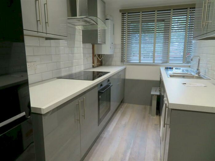 3 Bedroom Flat To Rent In Somers Road, Southsea, PO5
