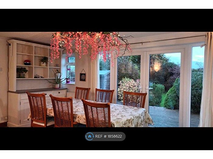 4 Bedroom Semi-detached House To Rent In Colesbourne Road, Cheltenham, GL51