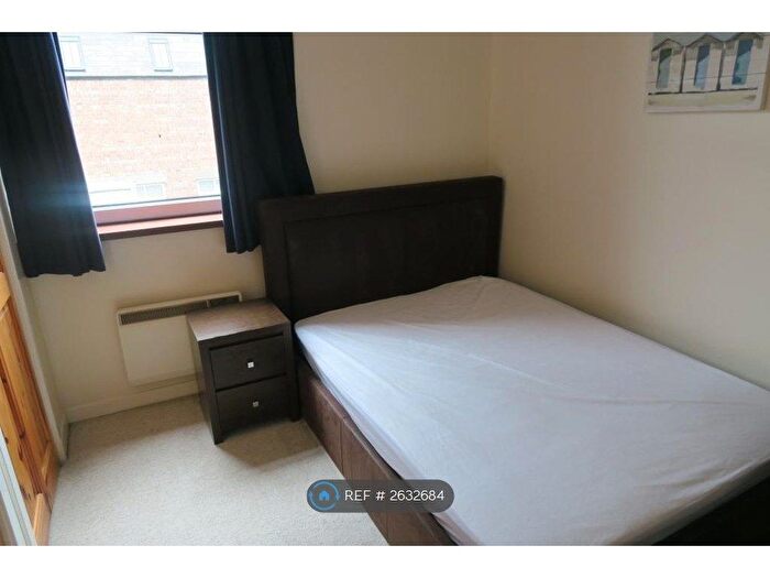 2 Bedroom Flat To Rent In Bon Accord Terrace, Aberdeen, AB11