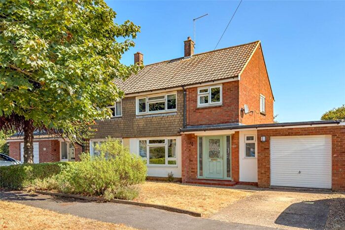 3 Bedroom Semi-Detached House For Sale In Langley Grove, Sandridge, St. Albans, Hertfordshire, AL4