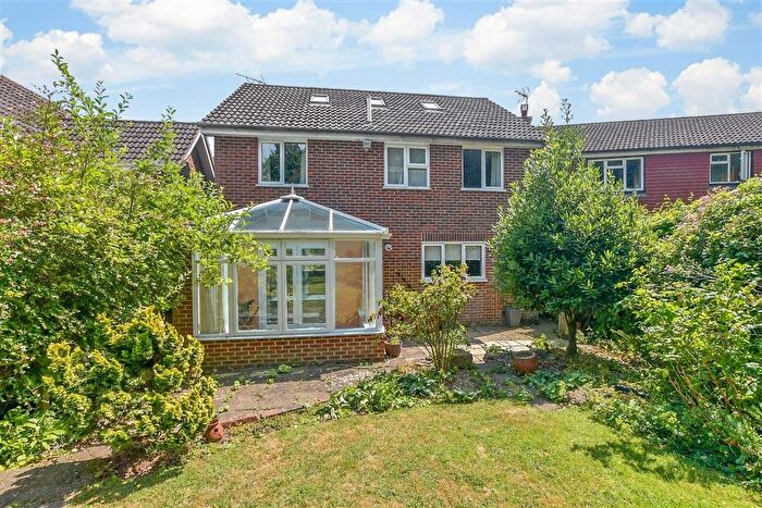4 Bedroom Detached House For Sale In Rogersmead, Tenterden, Kent, TN30