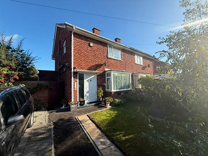 3 Bedroom Semi-Detached House For Sale In Edgemoor Road, Darlington, DL1