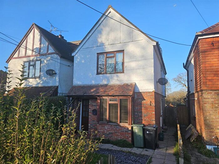 3 Bedroom Detached House To Rent In Oak Hill, Guildford, GU3