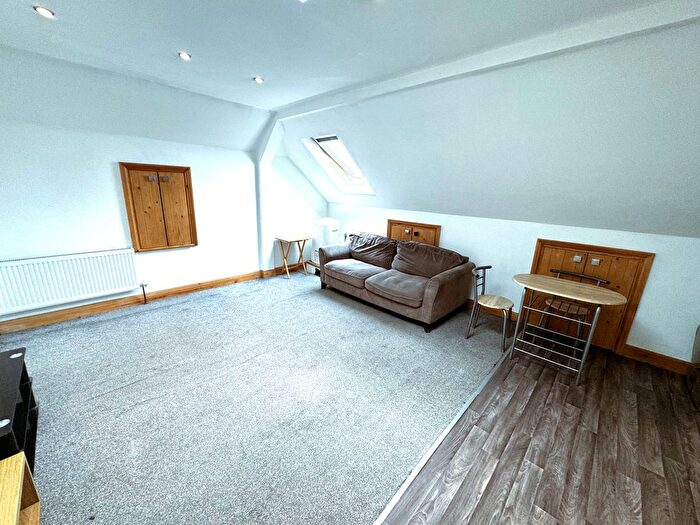 1 Bedroom Flat To Rent In Squirrels Heath Road, Romford, RM3