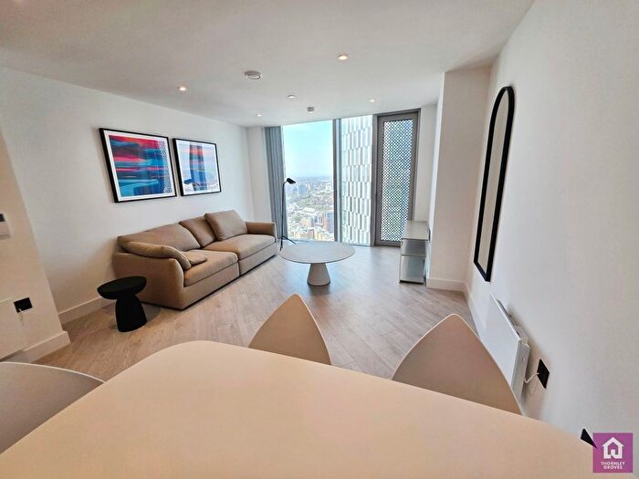 1 Bedroom Flat To Rent In Vista River Tower, Trinity Way, Manchester, M3