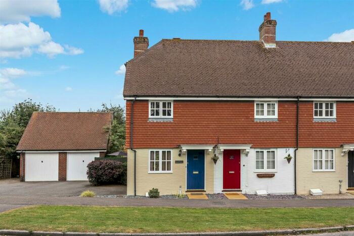 2 Bedroom End Of Terrace House To Rent In Luxford Way, Billingshurst, RH14