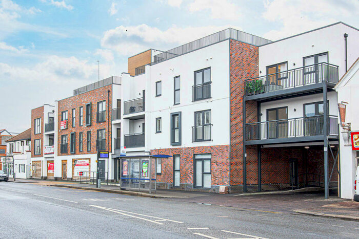 3 Bedroom Apartment To Rent In London Road, Leigh-on-sea, SS9