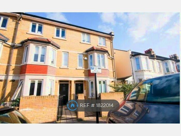 4 Bedroom Semi-Detached House To Rent In Claude Road, London, E10