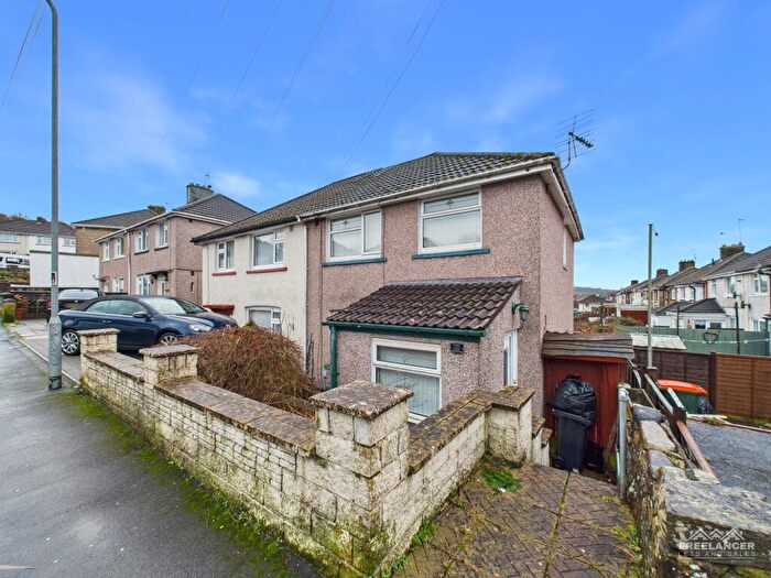 3 Bedroom Semi-Detached House For Sale In Graig Park Avenue, Malpas, Newport, NP20