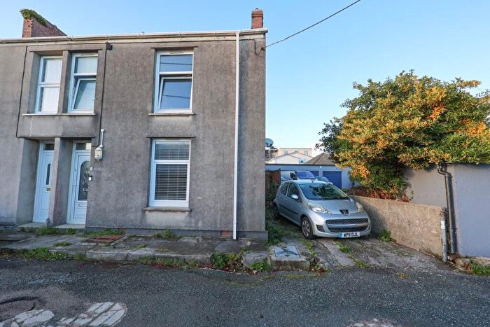 3 Bedroom End Of Terrace House For Sale In Lytton Place, St Austell, PL25