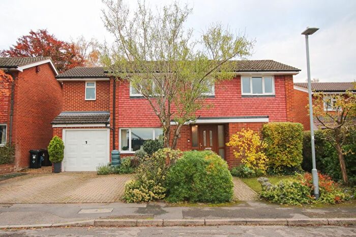 4 Bedroom Detached House For Sale In The Spinney, Finchampstead, Wokingham, RG40