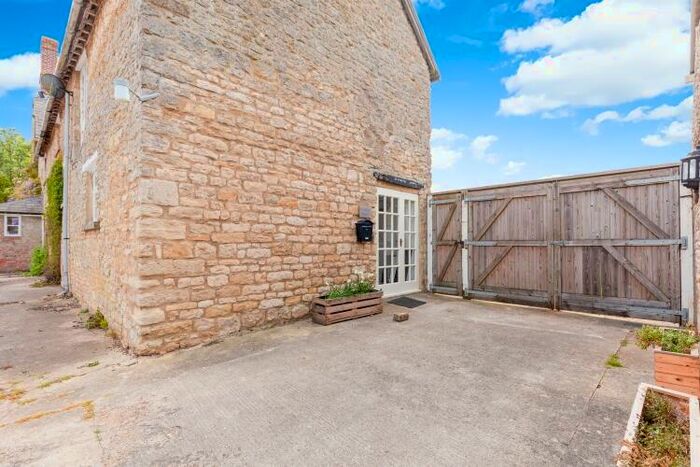 1 Bedroom Apartment To Rent In Somerton, Nr Bicester, OX25