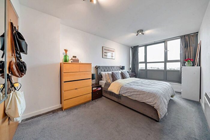 2 Bedroom Flat For Sale In Courtenay House, Brixton Hill, London, SW2