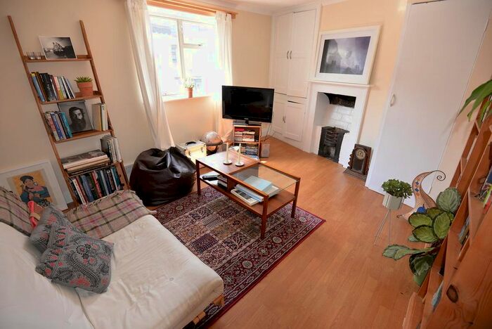 2 Bedroom Terraced House To Rent In Old Botley, Botley OX2