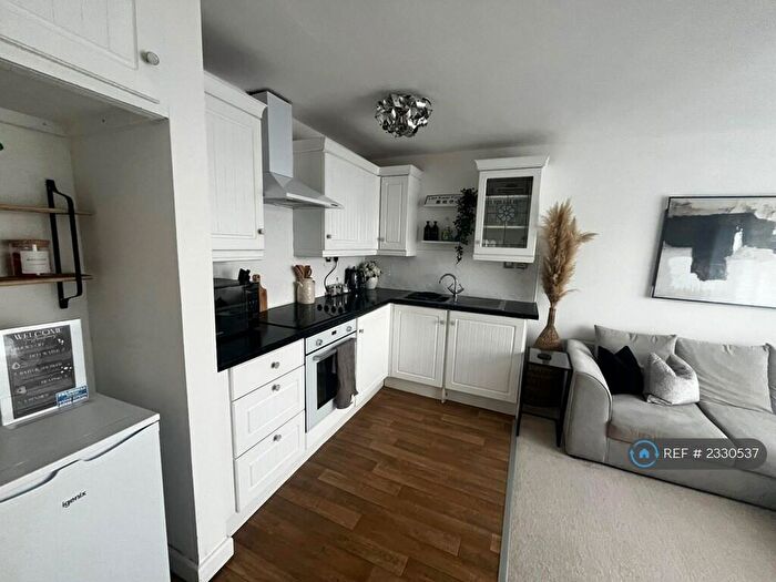 1 Bedroom Flat To Rent In Port Dinorwic Marina, Y Felinheli, LL56