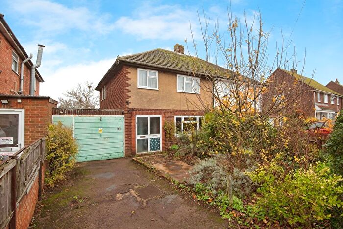 3 Bedroom Semi Detached House For Sale In Stratton Way, Biggleswade, Bedfordshire, SG18