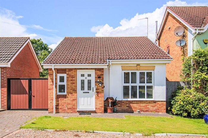 2 Bedroom Detached House For Sale In Greenview, New Crofton, Wakefield, WF4
