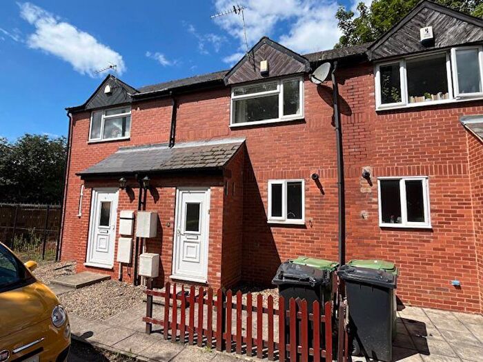2 Bedroom Semi-Detached House To Rent In Chapel Fold, Leeds, LS6