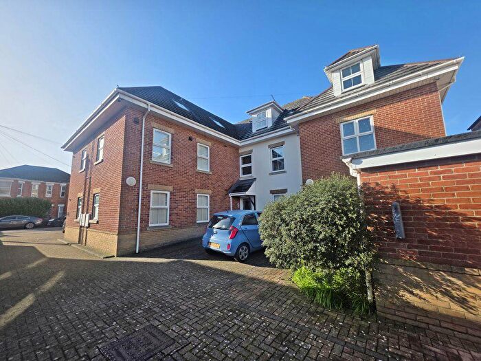 1 Bedroom Flat To Rent In Capstone Road, Charminster (), P07