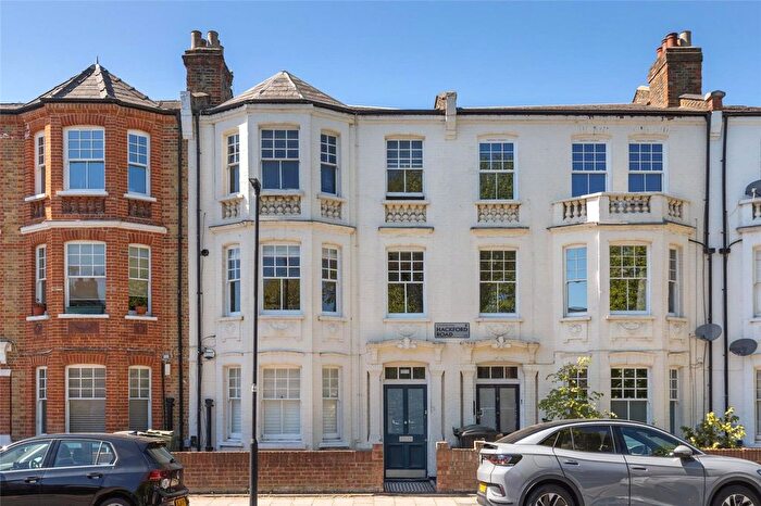 2 Bedroom Flat For Sale In Hackford Road, London, SW9