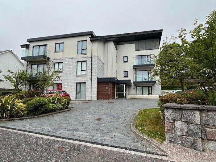 2 Bedroom Flat To Rent In Lewis House, Oakhill Grange, Aberdeen, AB15