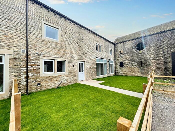 5 Bedroom Barn Conversion For Sale In Wilshaw, Holmfirth, HD9