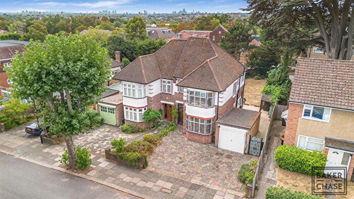3 Bedroom Semi-Detached House For Sale In Conway Road, London, N14