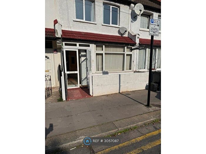 3 Bedroom Terraced House To Rent In Lakehall Road, Thornton Heath, CR7