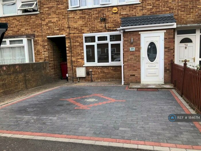 3 Bedroom Terraced House To Rent In Spencer Road, Langley, SL3