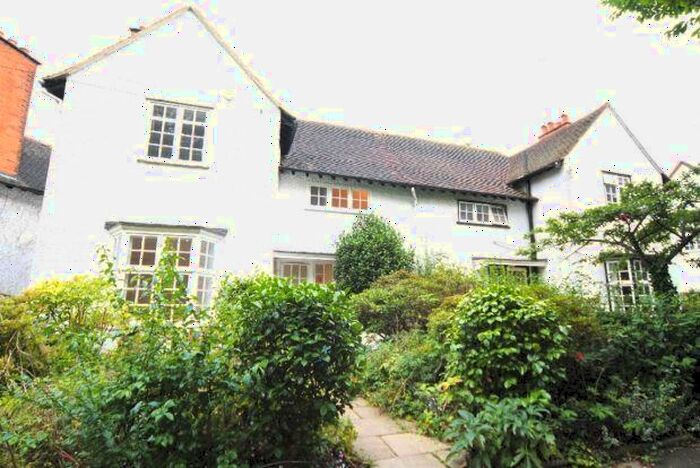 3 Bedroom Terraced House To Rent In Oakwood Road, Hendon, Hampstead Garden Suburb, Finchley, Golders Green, London, NW11